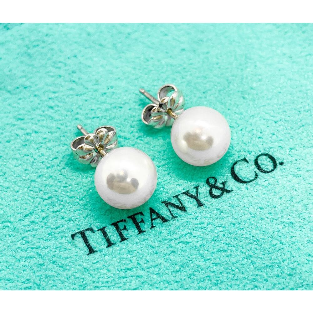 Tiffany & Co. Ziegfeld 8mm Freshwater Pearl Stud Earrings in Sterling Silver - Picture 15 of 16